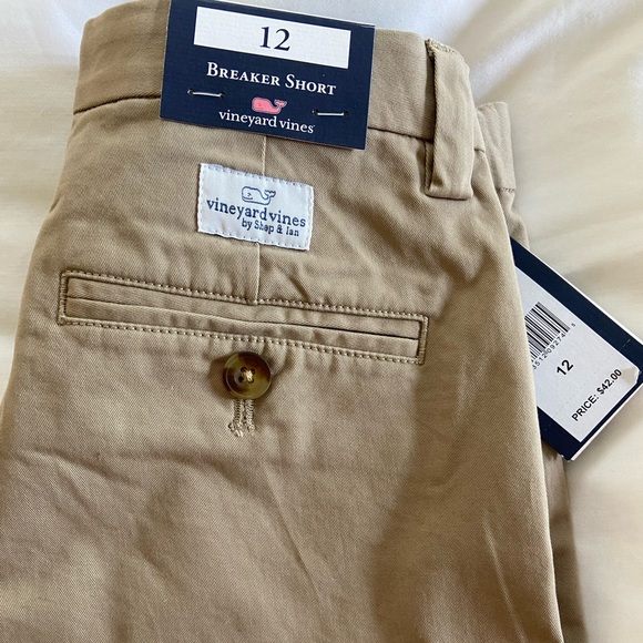 NWT Vineyard Vines Khaki Breaker Short, Size 12 - Picture 1 of 4